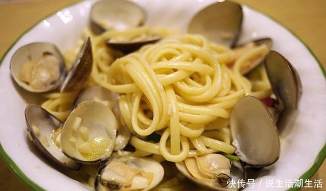 蒜末橄榄油|懒人晚餐,营养美味的意大利海鲜面,简单易学,做了两碗都不够吃