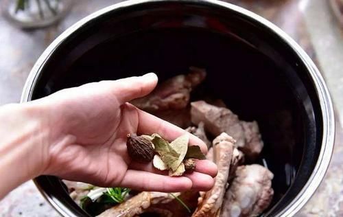  炖肉|炖肉时，不管是什么肉，加这2味料，肉越炖越烂、越炖越香！