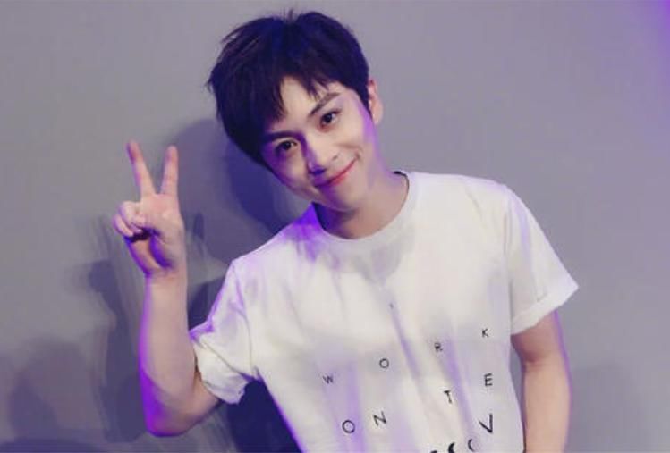  知名度|他是“星二代”，却上了15次《快本》都没火，网友：别挣扎了！