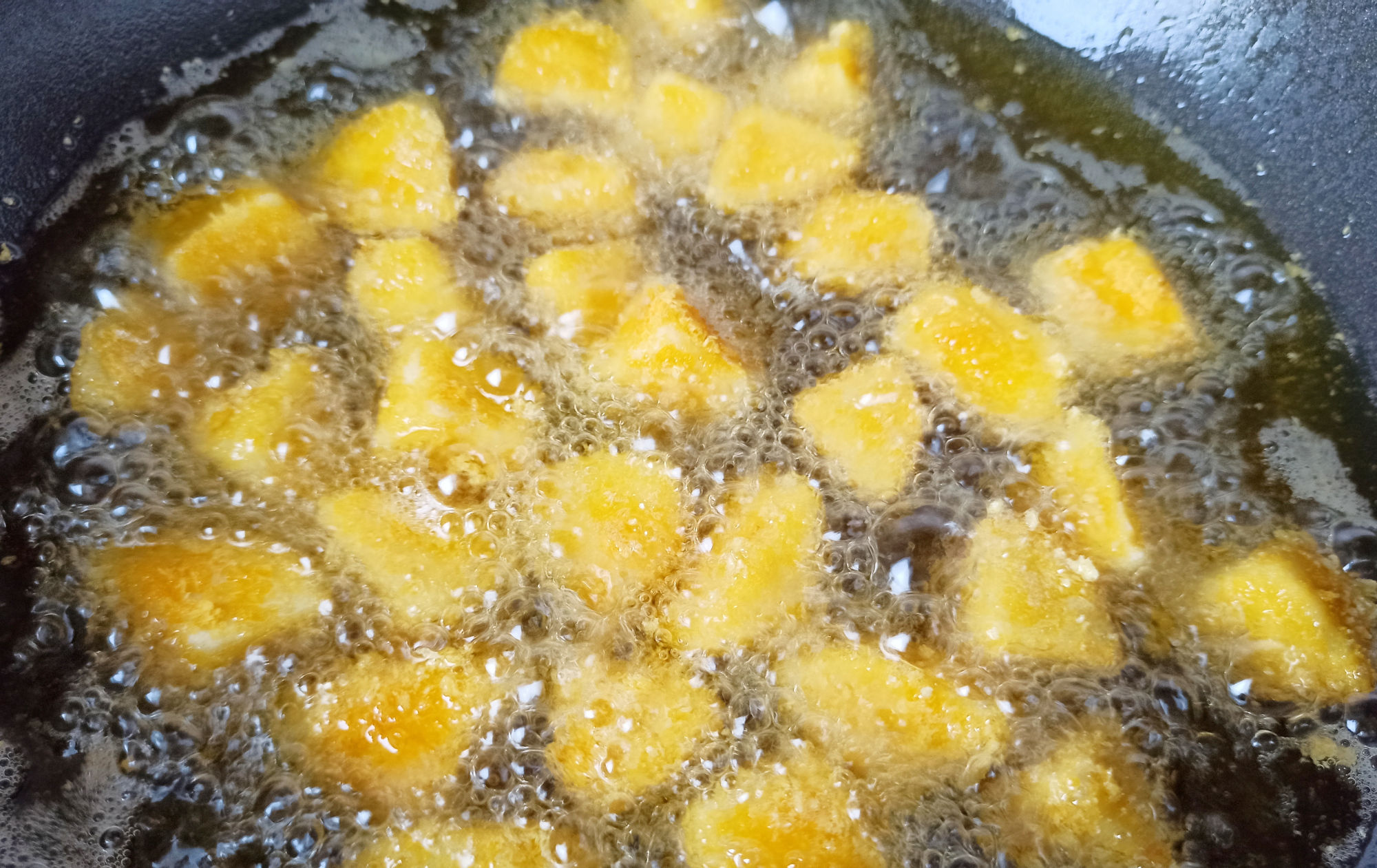  加上|苹果最好吃的做法，加上鸡蛋搅一搅，酥脆香甜，孩子常吃增强记忆