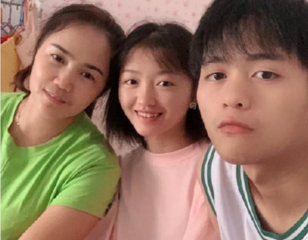  女大十八变|曾是《变形计》中的“神仙妹妹”，女大十八变，如今颜值堪比网红