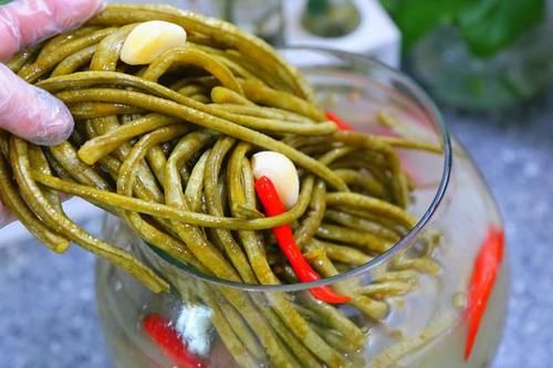 酸爽|外婆腌的酸豆角,方便又卫生,和它一起炒,酸爽倍脆真下饭