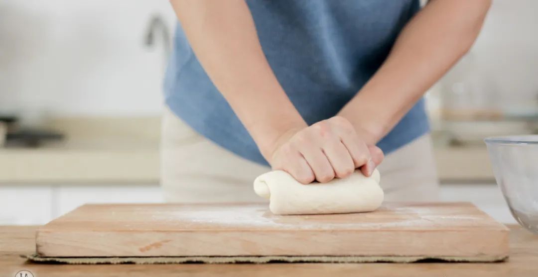  面粉|皮薄馅厚，内在鲜美的柳叶素菜包，热腾腾的来上一笼可好？