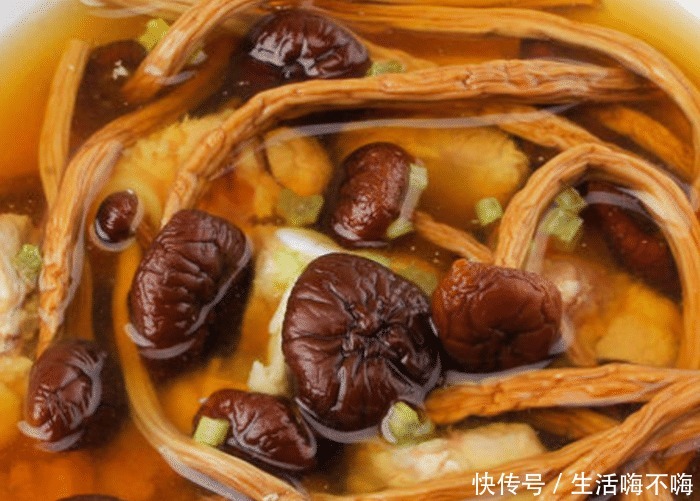  炖排骨|炖排骨汤时可以放些它，营养均衡避免上火，孩子多喝长高个