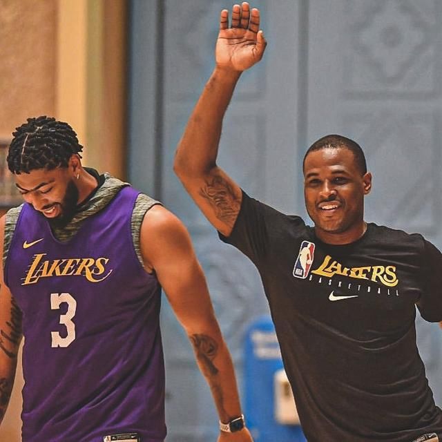 湖人|詹姆斯、戴维斯领衔!湖人今日训练组图出炉