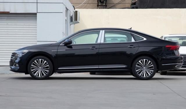 真香|13.49万的帕萨特了解一下，一代神车跌到＂白菜价＂，真香