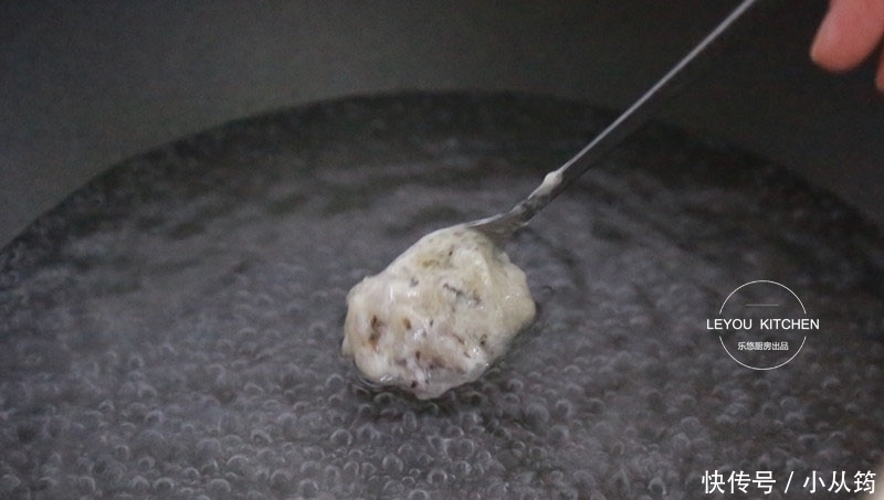 鲜美|用水煮的一道菜,一滴油没放,鲜美又清爽,连汤都不想剩下