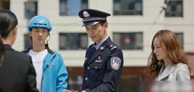  追查|追查网剧，一个于车祸的女孩，却经常点炸鸡