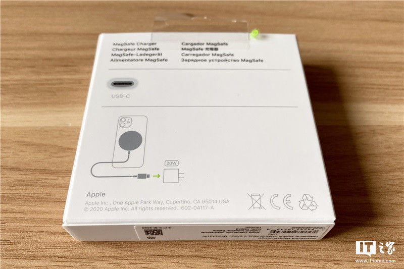 充电器|＂苹果 MagSafe 充电器＂第一时间开箱与简评