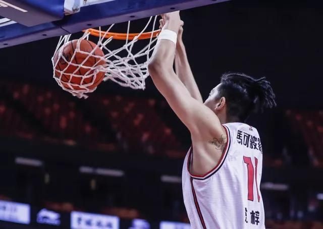  能成|刘炜又双叒叕赢了！天生主帅的料，未来他能成国家队主帅吗？