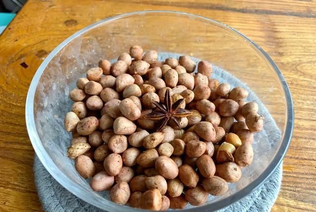  不水|老公下酒菜就爱花生米，不油炸不水煮，几分钟出锅，嘎嘣脆