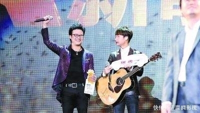  堪忧|一笔败坏路人缘：谢霆锋故意和汪峰相争？网友：不掩野心但素质堪忧