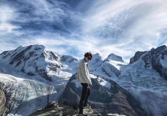  战队|王一博水中胸震，张艺兴脱衣诱惑，这期街舞太难看了吧