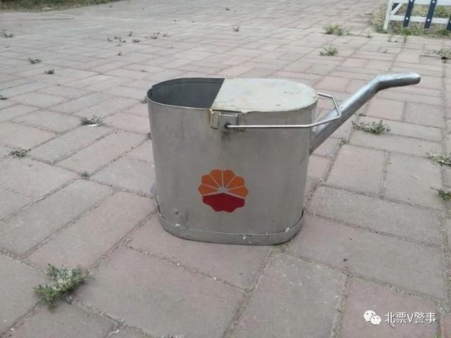 犯罪嫌疑人王某某|辽宁朝阳：投石、恐吓信、放火烧车？警方岂能容你这般放肆