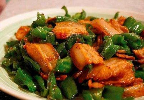 下锅|炒肉时,不要把肉直接下锅炒,多加一步,肉不老不柴又香嫩!