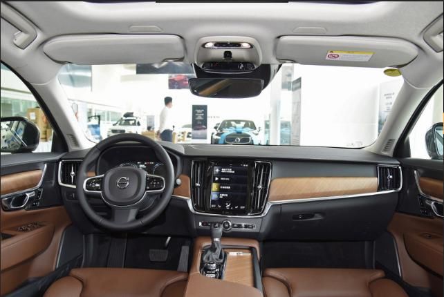  沃尔沃|沃尔沃S90来了，轴距3061mm，后排座椅电动调节，售价37.29W起