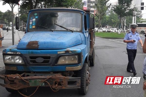 放松|周末不放松 株洲荷塘交警开展各项秩序整治行动