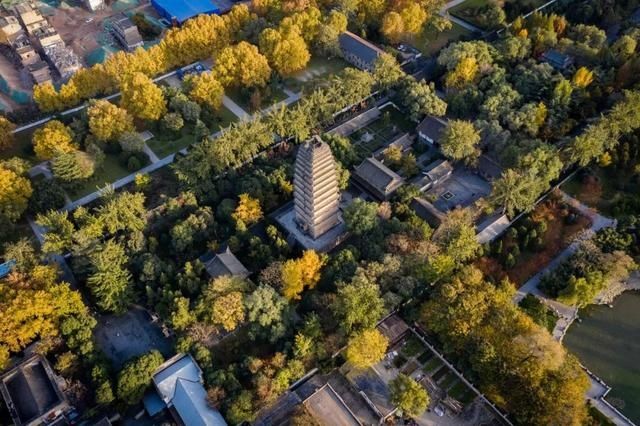  星球|一夜爆红上榜孤独星球！这个古城美食不输成都，景区免费高铁直达