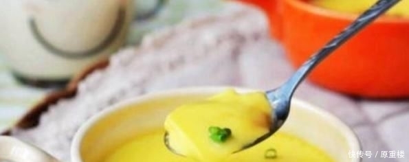 蒸成|蒸鸡蛋羹应该用冷水还是热水?很多人不懂,难怪鸡蛋羹蒸成蜂窝状