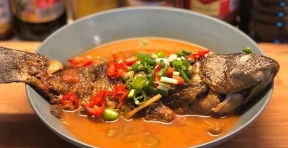 县豆瓣酱|只要掌握了煎鱼不破的4个小窍门,准保做出来的鱼好吃又有卖相!