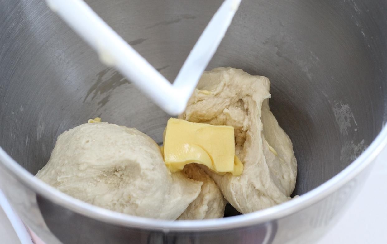 面包|吃腻了甜面包换个口味,加点葱花和肉松,还没出炉就已经香飘满屋