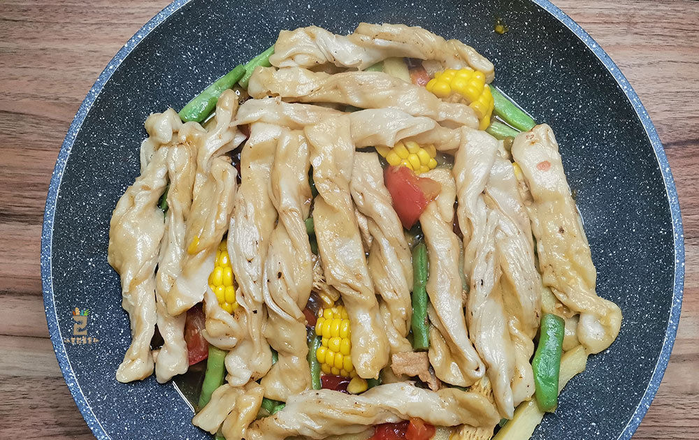  卷子|三伏天烙饼吃腻了，教你老北京特色粘卷子，有菜有饭有营养，真香