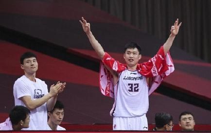  赛季报销|辽篮老国手重伤原因曝光，否认退役，21岁潜力新人或上位