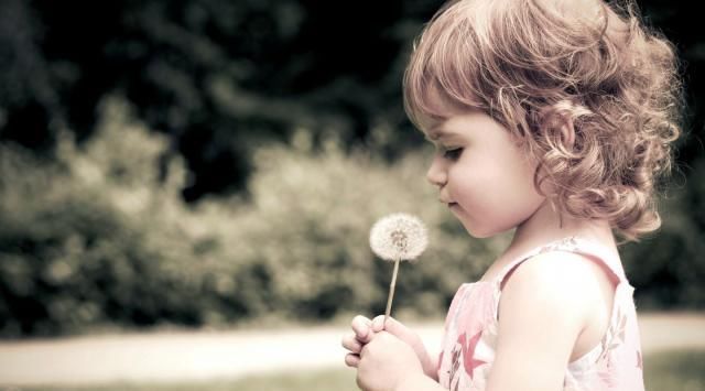 儿子|火车上,3岁儿子大声哭闹,宝爸的做法让人佩服:高级别教养