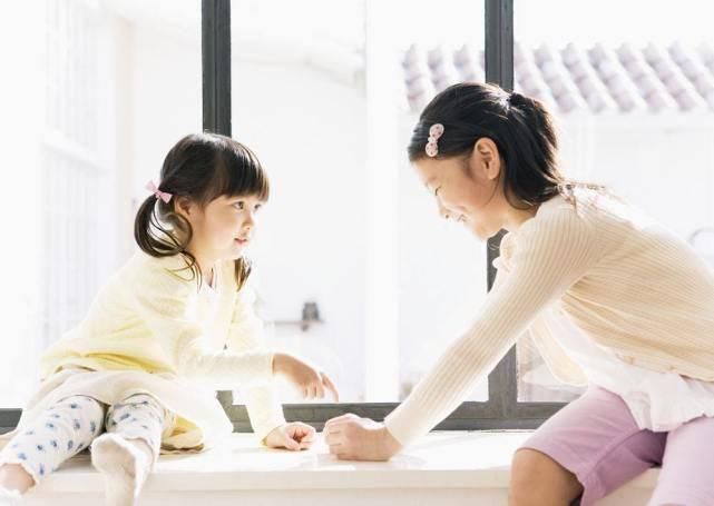  操作|萌娃剥一碗荔枝，宝妈以为给自己的，没想到儿子的操作让宝妈扎心