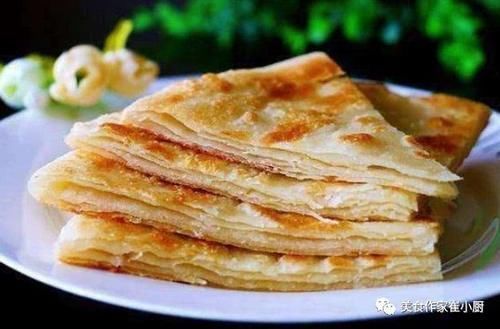 北方|电饼铛烙饼总发硬大厨牢记这2个技巧,烙饼又香又软,层次多
