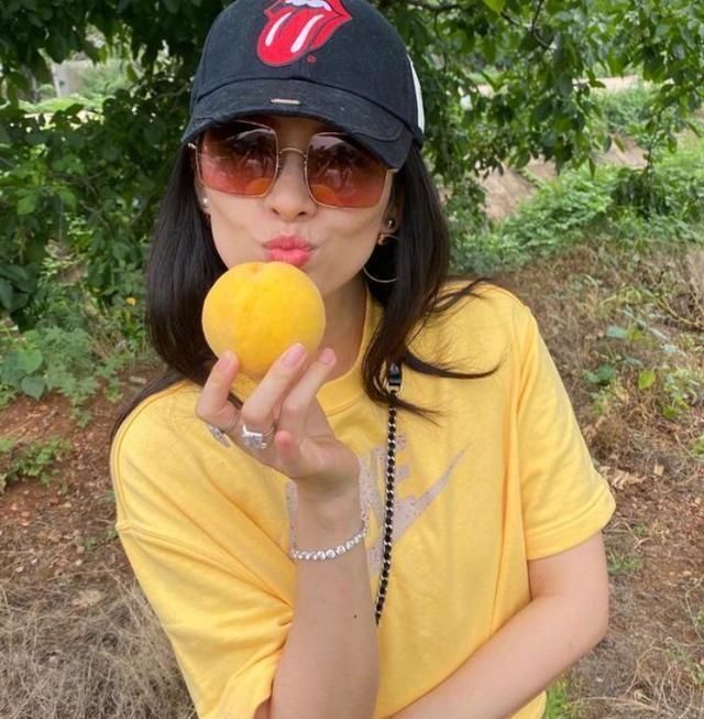  三轮车|汪峰全家农村体验生活，不会驾驶3轮连续撞墙，吓国际章大声喊叫