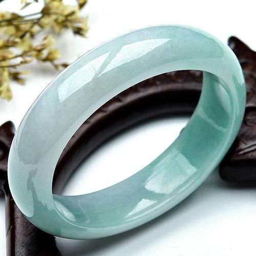 翡翠|翡翠为什么这么受欢迎?翡翠的文化你知道吗