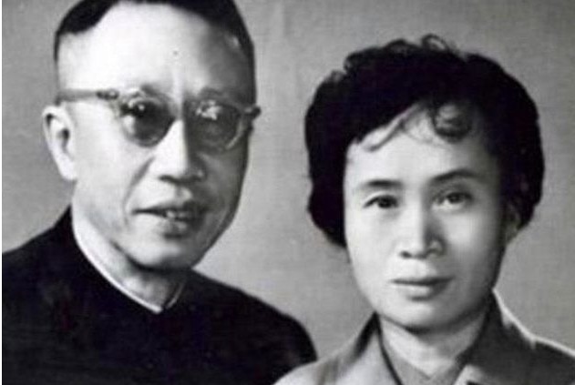 溥仪|末代皇帝溥仪的以下五位爱人罕见照片，其实没有大家想象的那么丑