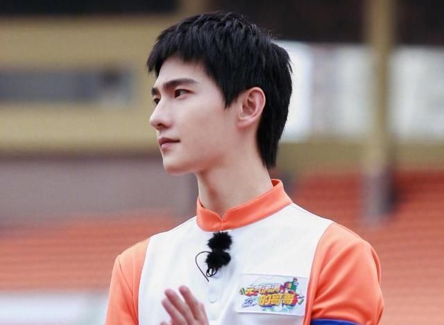  杨洋|一线男明星全程在玩捉迷藏，这档综艺到底凭什么火的？