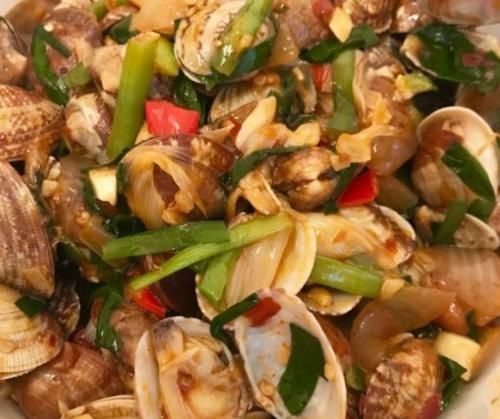  不辣|加它炒的花甲比香辣花甲好吃，不辣但是鲜香让人很有食欲