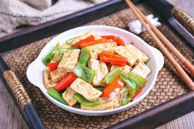 浪费|咸蛋白不要丢,这样炒一炒,不咸不齁,比肉还香,一点也不浪费!