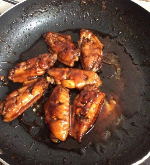  厨师|做可乐鸡翅时，先焯水还是先腌制？很多人搞错了，难怪鸡翅腥味重