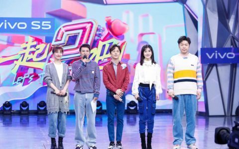  何炅|关晓彤做客《快乐大本营》，罕见秀恩爱cue鹿晗，黄景瑜何炅的反应超真实