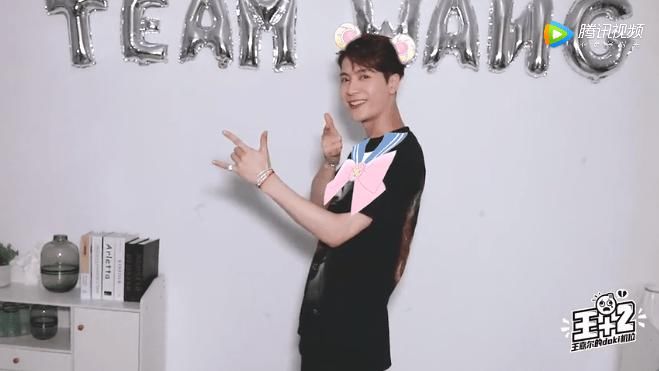 直面|《王+2》第7期：王嘉尔一秒变身美少女战士，勇敢直面“双标”世界