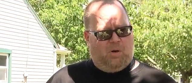  老板|男子因没去上班老板向警方报案，警察上门发现一家5口全都死亡