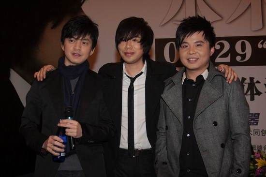  卢庚戌|水木年华被批“中年油腻”，缪杰回应：你可以左右舞台，却不能左右世界