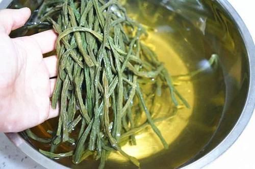  夏季|豆角干，不止炖肉香，夏季快炒几分钟，出锅前就香气飘出，吃不够