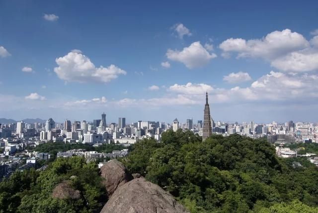  宝石山|0.5个亭子长啥样？这个夏天，西湖边这些地方不去会遗憾！