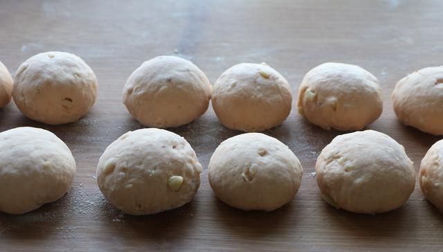  馒头|西红柿鸡蛋别炒着吃了，新吃法隔三差五就做，比馒头油条受欢迎