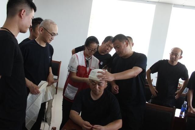  黄岛|全警大练兵 黄岛公安组织应急救护员培训