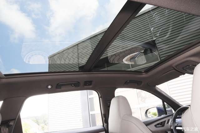 商务|新款奥迪Q7，超5米的车身长度非常有气势，商务用车够体面