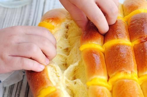 面团|松软又美味的卡仕达排包 奶香四溢 特别适合作为宝宝营养早餐食谱