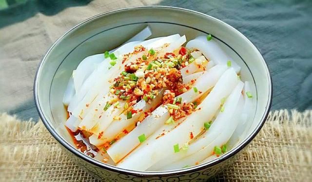  凉粉的制作|原来凉粉的做法这么简单，只要掌握好比例与做法，新手也能学会。