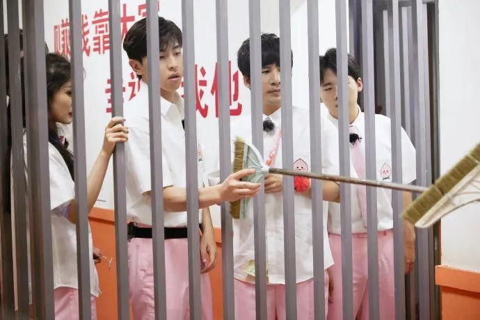  热度|网综周榜 | 街舞来袭，脱口秀上场，这个夏天似曾相识