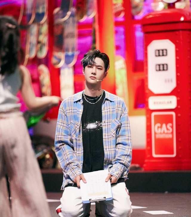  状态|街舞中激动人心的队长比拼，比起输赢，粉丝更在乎王一博的状态